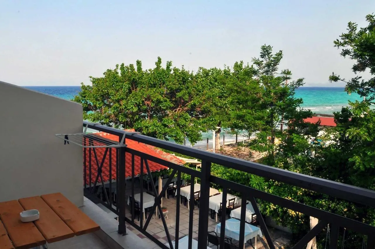 Daire Coralli Beach Studios-Apartments Kallithea